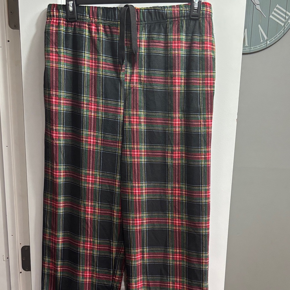 Dockers Men's Plaid Joggers - Black and Red